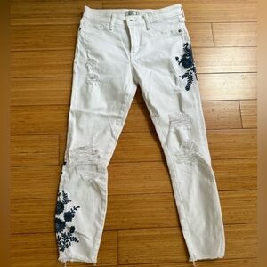 Abercrombie & Fitch Harper Low Rise Embroidered White Jeans Size 26/2 S